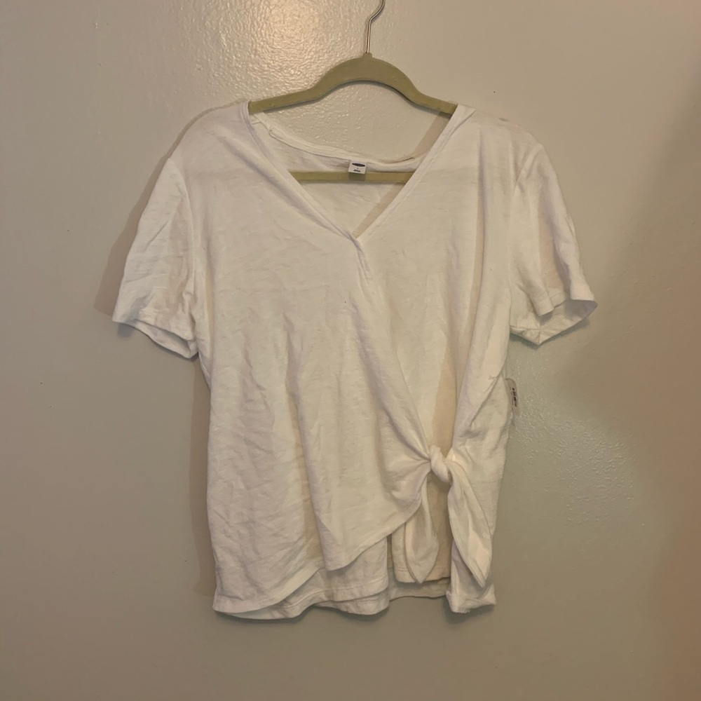 Old Navy White tie t shirt